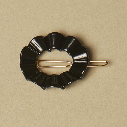 Noir Lily Barrette